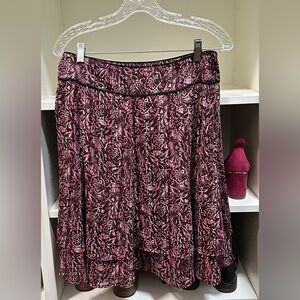 WHBM flouncy mini skirt side zip size 8